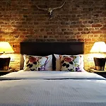 Aparthotel Sleepwell Nowy Swiat - Courtyard Entrance Ordynacka 14st Warschau