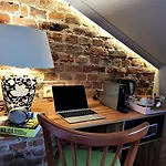 Aparthotel Sleepwell Nowy Swiat - Courtyard Entrance Ordynacka 14st Warschau