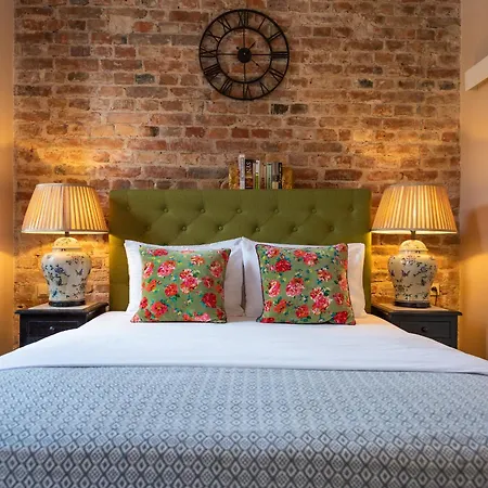 Sleepwell Nowy Swiat - Courtyard Entrance Ordynacka 14st 4* Varsovie