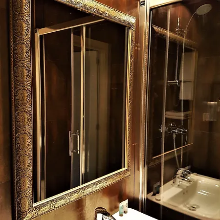 Ξενοδοχείο με διαμερίσματα Sleepwell Nowy Swiat - Courtyard Entrance Ordynacka 14St 4*