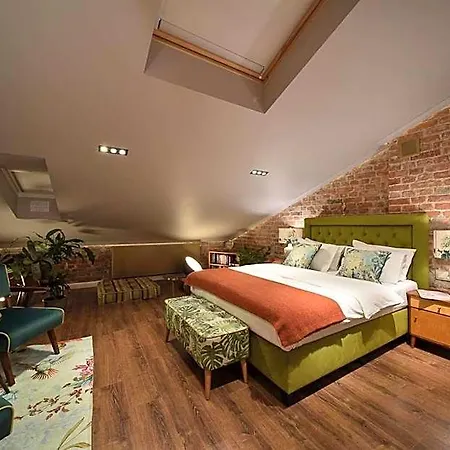 Sleepwell Nowy Swiat - Courtyard Entrance Ordynacka 14st Appart hôtel 4*
