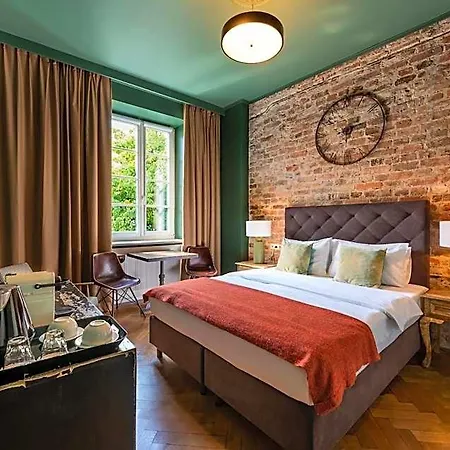 Sleepwell Nowy Swiat - Courtyard Entrance Ordynacka 14st
