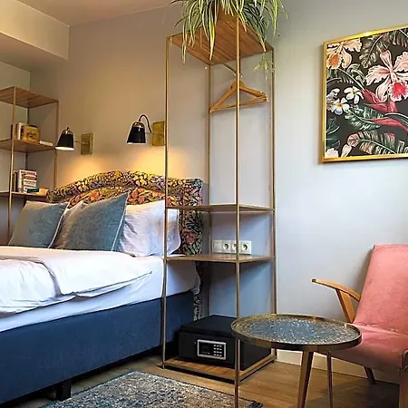 Sleepwell Nowy Swiat - Courtyard Entrance Ordynacka 14st 4*