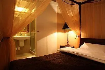 Sleepwell Nowy Swiat - Courtyard Entrance Ordynacka 14st