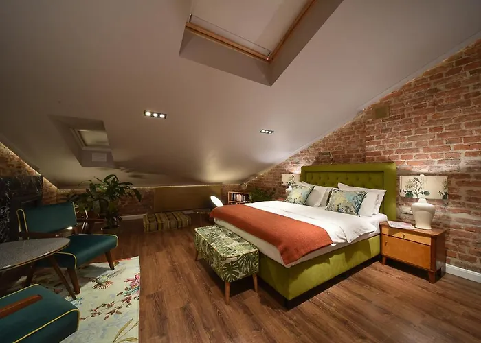 Sleepwell Nowy Swiat - Courtyard Entrance Ordynacka 14st