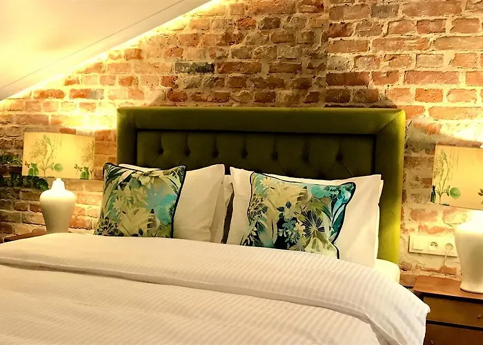 Sleepwell Nowy Swiat - Courtyard Entrance Ordynacka 14st Warsaw