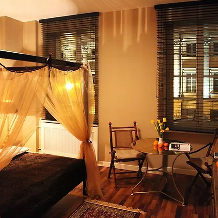Sleepwell Nowy Swiat Apartmanhotel Varsó