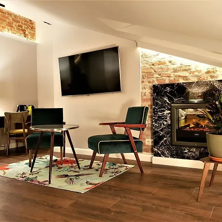 Sleepwell Nowy Swiat Apartmanhotel 2*
