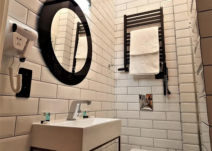 מלון דירות Sleepwell Nowy Swiat - Courtyard Entrance Ordynacka 14st ורשה