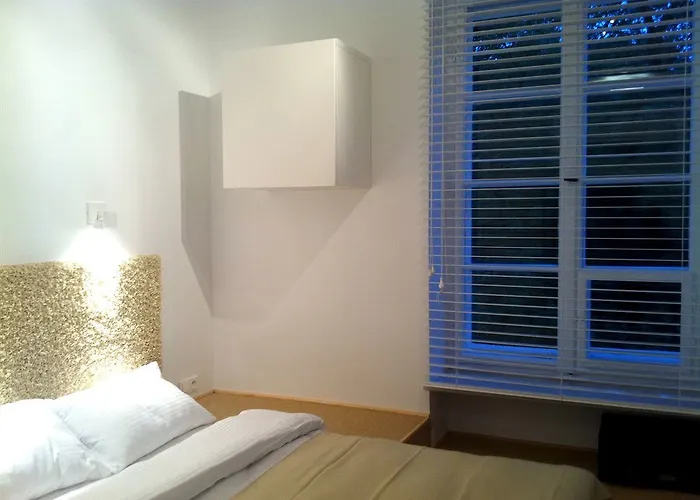 Sleepwell Nowy Swiat - Courtyard Entrance Ordynacka 14st מלון דירות 4*